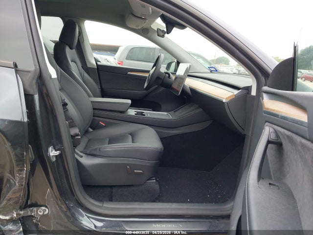 Продажа на аукционе авто 2024 Tesla Model Y Long Range Dual Motor All-wheel Drive, vin: 7SAYGDEE8RA330753, номер лота: 44933835