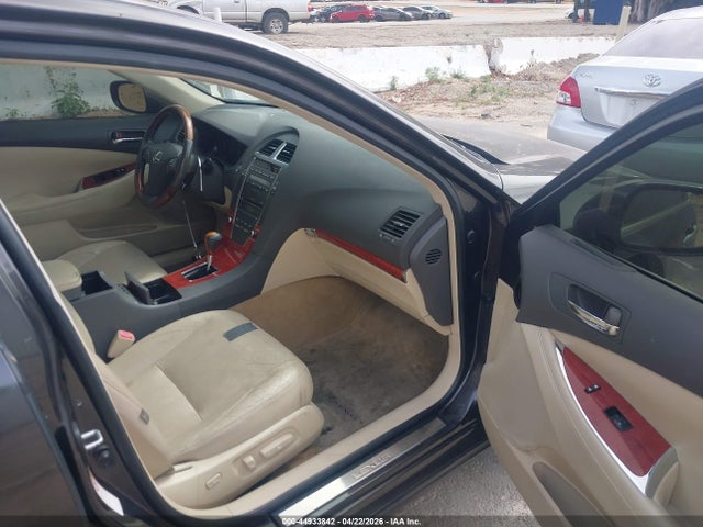 44933842 :رقم المزاد ، JTHBK1EG7B2465461 vin ، 2011 Lexus Es 350 مزاد بيع