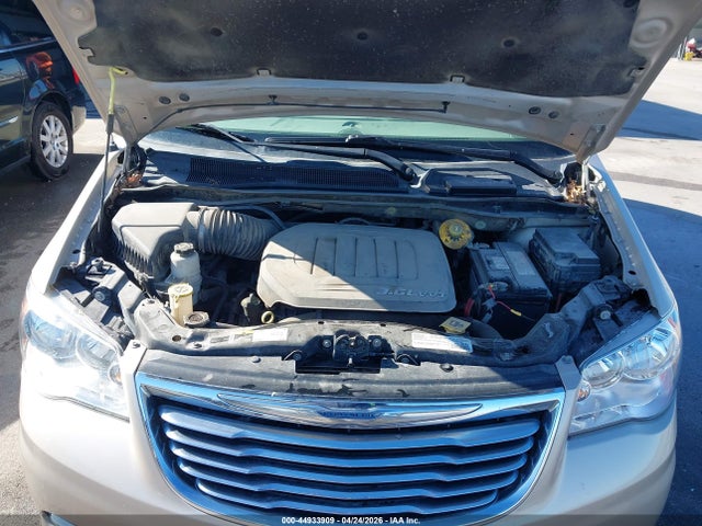 2016 Chrysler Town & Country Touring მანქანა იყიდება აუქციონზე, vin: 2C4RC1BG6GR255170, აუქციონის ნომერი: 44933909