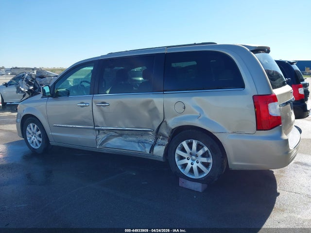 2016 Chrysler Town & Country Touring მანქანა იყიდება აუქციონზე, vin: 2C4RC1BG6GR255170, აუქციონის ნომერი: 44933909
