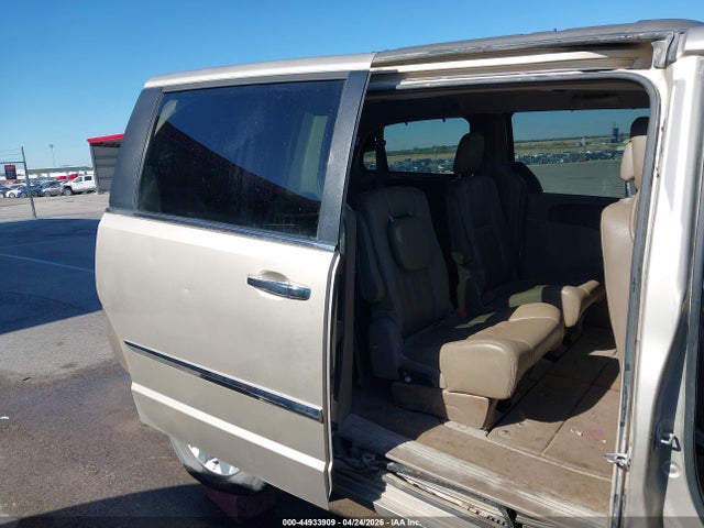 2016 Chrysler Town & Country Touring მანქანა იყიდება აუქციონზე, vin: 2C4RC1BG6GR255170, აუქციონის ნომერი: 44933909