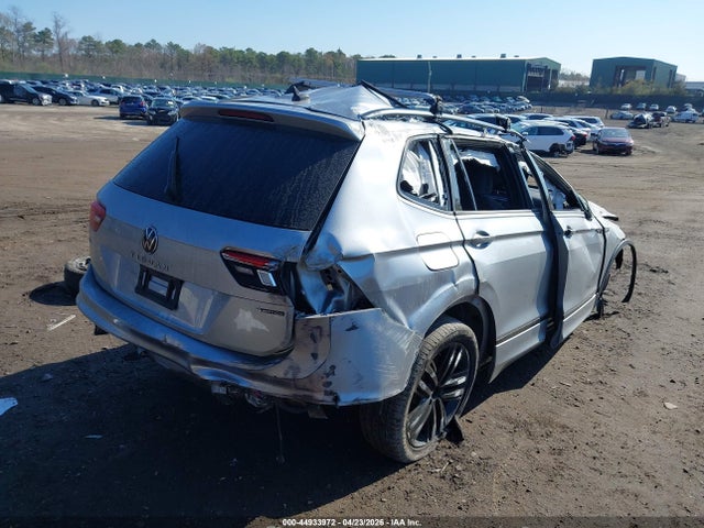 Aukcja sprzedaży 2022 Volkswagen Tiguan 2.0t Se R-line Black, vin: 3VV8B7AXXNM044319, numer aukcji: 44933972