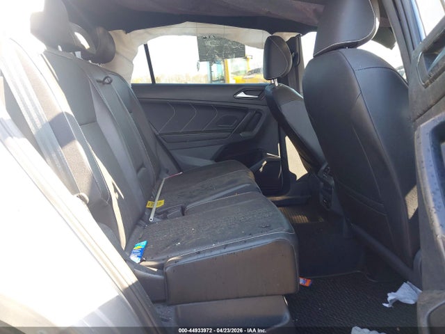 Aukcja sprzedaży 2022 Volkswagen Tiguan 2.0t Se R-line Black, vin: 3VV8B7AXXNM044319, numer aukcji: 44933972