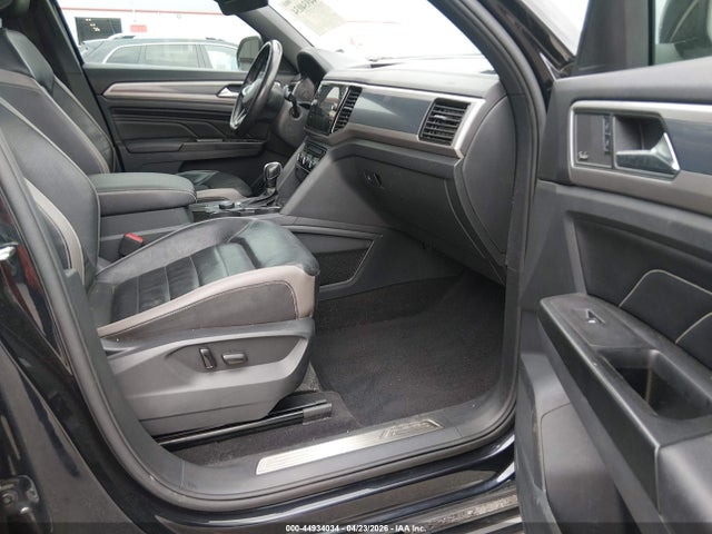 2020 Volkswagen Atlas Cross Sport 3.6l V6 Sel Premium R-line მანქანა იყიდება აუქციონზე, vin: 1V2TE2CA2LC223950, აუქციონის ნომერი: 44934034