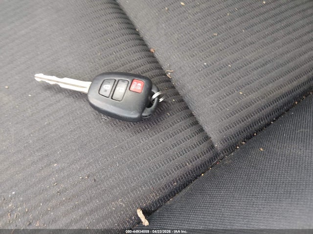 44934059 :رقم المزاد ، JTMBFREV6GJ090372 vin ، 2016 Toyota Rav4 Le مزاد بيع