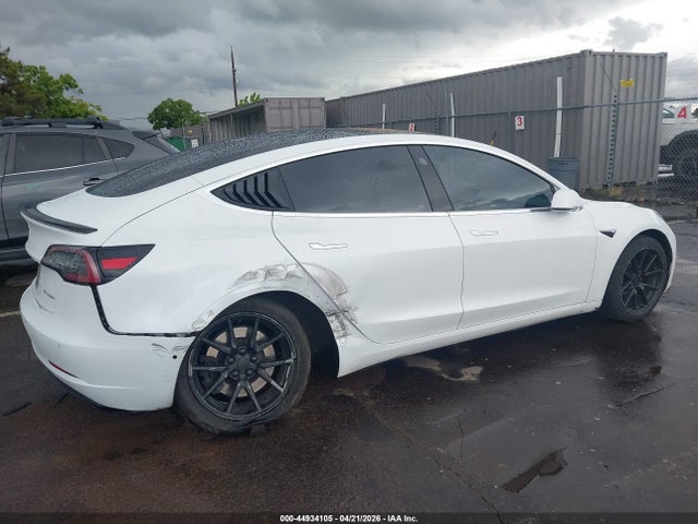 Tesla Model 3 Long Range/mid Range 2018 5YJ3E1EA6JF098671 Image 6