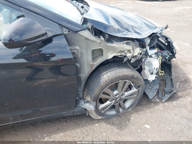 Продаж на аукціоні авто 2018 Hyundai Elantra Value Edition, vin: 5NPD84LF6JH397235, номер лоту: 44934174