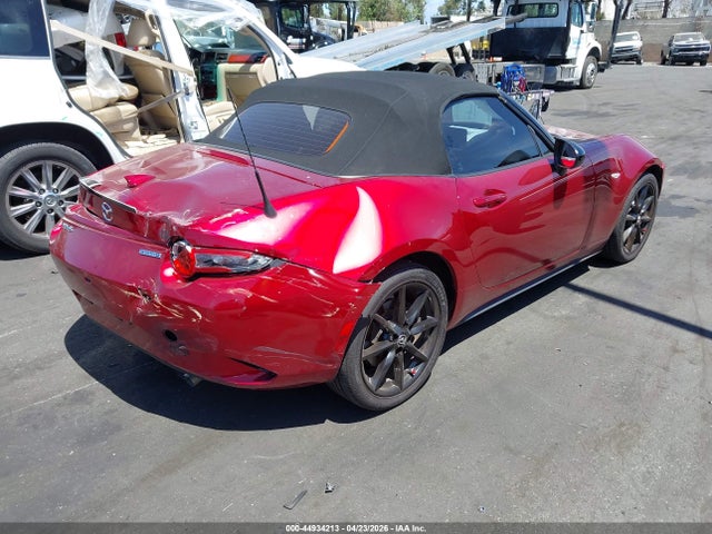 44934213 :رقم المزاد ، JM1NDAC79M0450079 vin ، 2021 Mazda Mx-5 Miata Club مزاد بيع