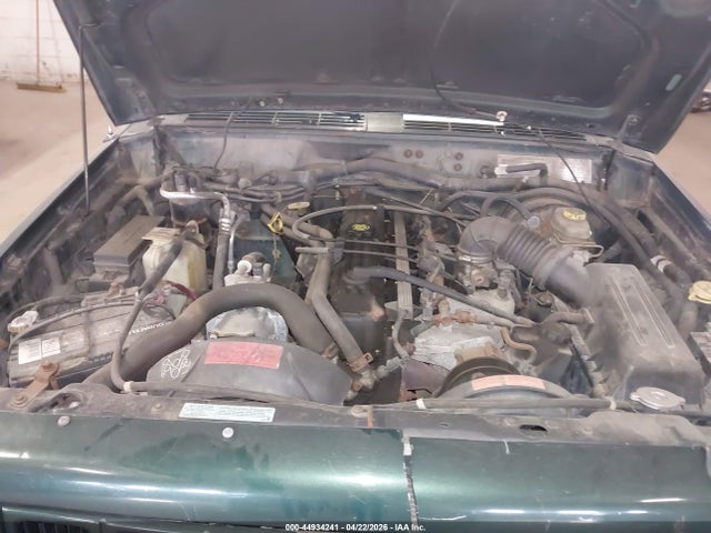 44934241 :رقم المزاد ، 1J4FF48S5YL115574 vin ، 2000 Jeep Cherokee Sport مزاد بيع
