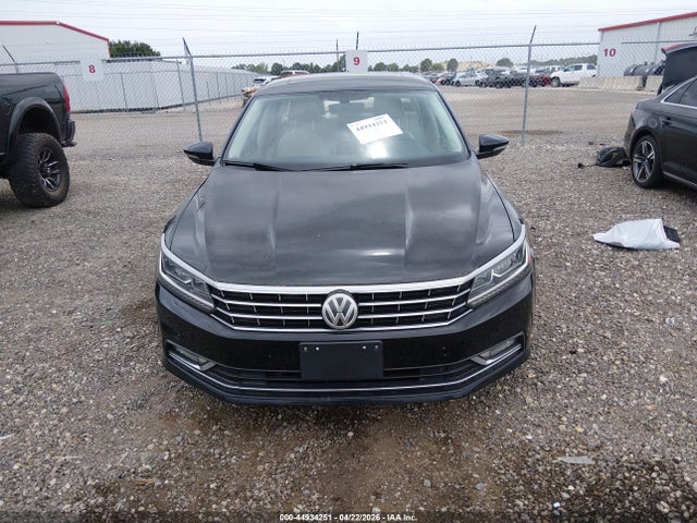 2016 Volkswagen Passat 1.8t Se მანქანა იყიდება აუქციონზე, vin: 1VWBT7A31GC067732, აუქციონის ნომერი: 44934251