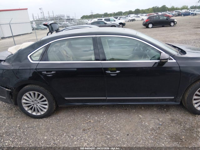 2016 Volkswagen Passat 1.8t Se მანქანა იყიდება აუქციონზე, vin: 1VWBT7A31GC067732, აუქციონის ნომერი: 44934251