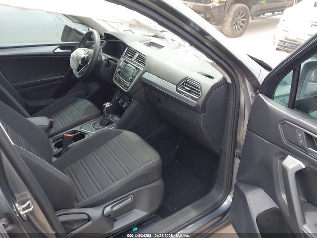 44934258 :رقم المزاد ، 3VVRB7AX7PM044642 vin ، 2023 Volkswagen Tiguan 2.0t S مزاد بيع