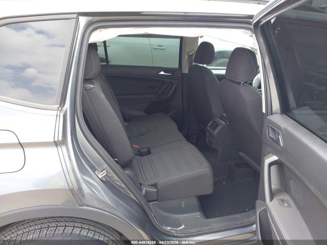 44934258 :رقم المزاد ، 3VVRB7AX7PM044642 vin ، 2023 Volkswagen Tiguan 2.0t S مزاد بيع