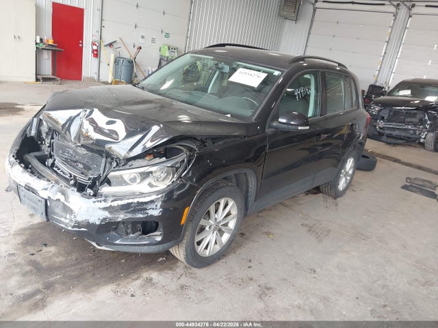 2017 Volkswagen Tiguan 2.0t/2.0t S მანქანა იყიდება აუქციონზე, vin: WVGBV7AX4HK044464, აუქციონის ნომერი: 44934276