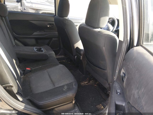 Продаж на аукціоні авто 2018 Mitsubishi Outlander Es, vin: JA4AZ3A31JJ005265, номер лоту: 44934314