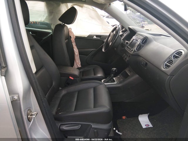 44934366 :رقم المزاد ، WVGBV7AX6GW586625 vin ، 2016 Volkswagen Tiguan Se مزاد بيع