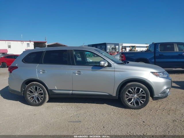 Продажа на аукционе авто 2018 Mitsubishi Outlander Se, vin: JA4AD3A35JZ023879, номер лота: 44934383