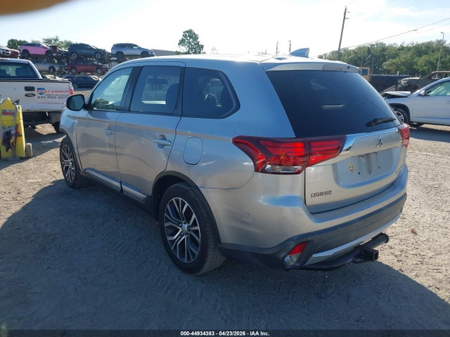 Продажа на аукционе авто 2018 Mitsubishi Outlander Se, vin: JA4AD3A35JZ023879, номер лота: 44934383