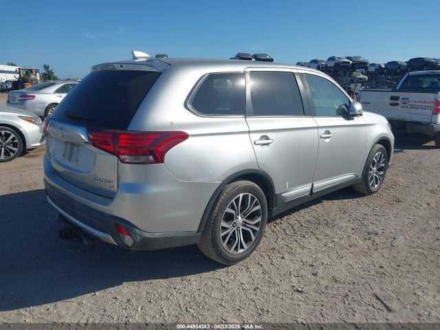 Продажа на аукционе авто 2018 Mitsubishi Outlander Se, vin: JA4AD3A35JZ023879, номер лота: 44934383