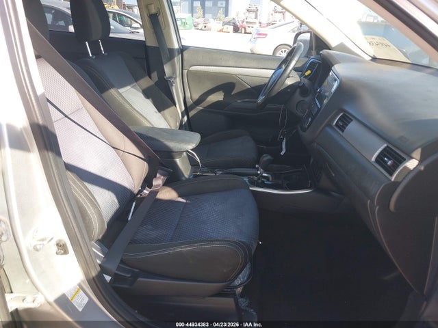 Продажа на аукционе авто 2018 Mitsubishi Outlander Se, vin: JA4AD3A35JZ023879, номер лота: 44934383
