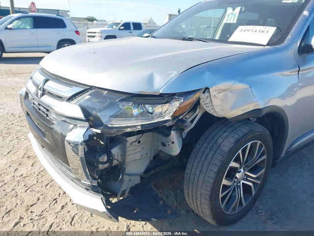Продажа на аукционе авто 2018 Mitsubishi Outlander Se, vin: JA4AD3A35JZ023879, номер лота: 44934383