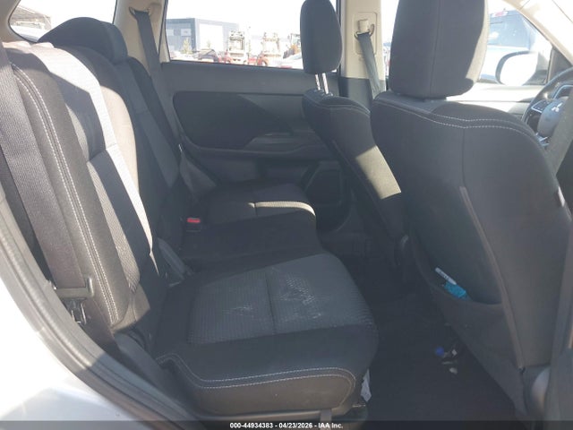 Продажа на аукционе авто 2018 Mitsubishi Outlander Se, vin: JA4AD3A35JZ023879, номер лота: 44934383