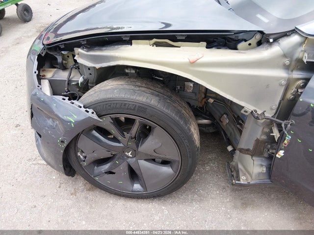 44934391 :رقم المزاد ، 5YJ3E1EA6JF041757 vin ، 2018 Tesla Model 3 Long Range/mid Range مزاد بيع