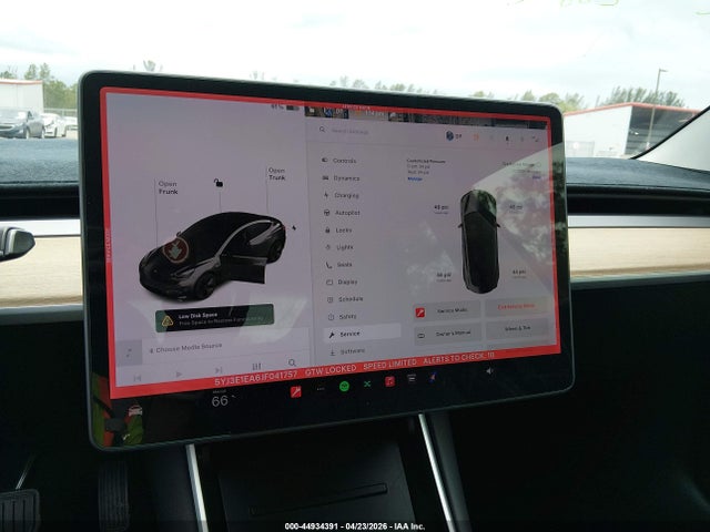 44934391 :رقم المزاد ، 5YJ3E1EA6JF041757 vin ، 2018 Tesla Model 3 Long Range/mid Range مزاد بيع