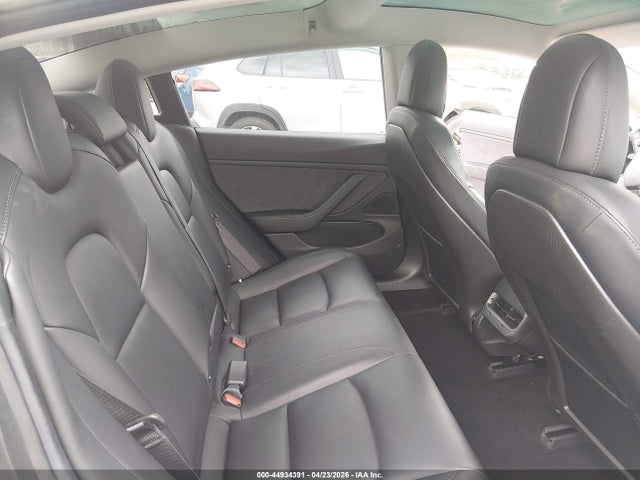 44934391 :رقم المزاد ، 5YJ3E1EA6JF041757 vin ، 2018 Tesla Model 3 Long Range/mid Range مزاد بيع