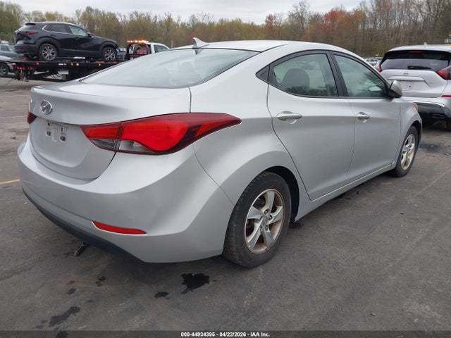 Продажа на аукционе авто 2015 Hyundai Elantra Se, vin: 5NPDH4AE7FH559116, номер лота: 44934395