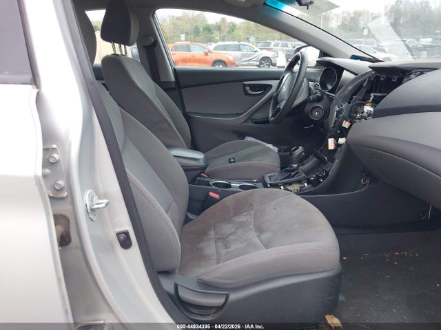 Продажа на аукционе авто 2015 Hyundai Elantra Se, vin: 5NPDH4AE7FH559116, номер лота: 44934395