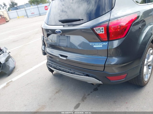 44934416 :رقم المزاد ، 1FMCU0J94KUB62803 vin ، 2019 Ford Escape Titanium مزاد بيع