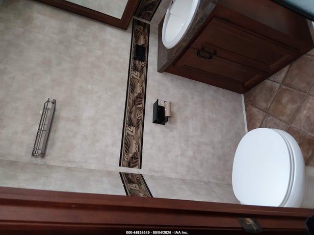 44934549 :رقم المزاد ، 4X4FSAH26DJ026970 vin ، 2013 Forest River Sandpiper 32rl 5th Whl Travel Trailer مزاد بيع