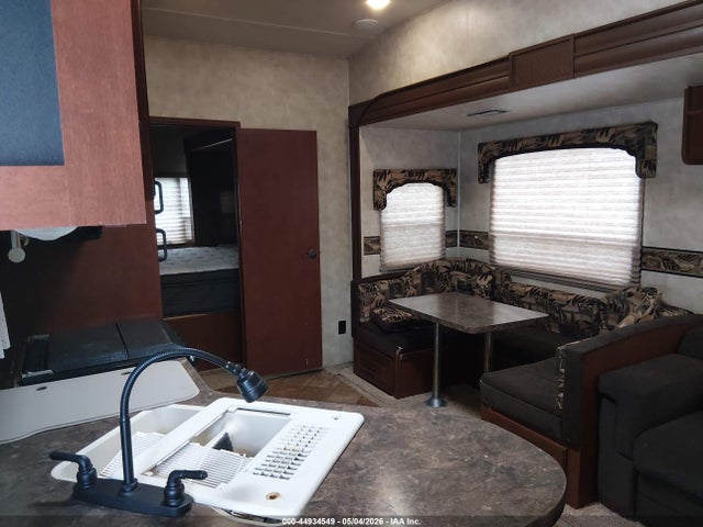 44934549 :رقم المزاد ، 4X4FSAH26DJ026970 vin ، 2013 Forest River Sandpiper 32rl 5th Whl Travel Trailer مزاد بيع
