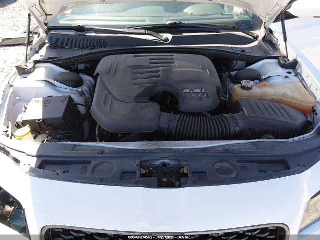 44934552 :رقم المزاد ، 2C3CCABG9MH549738 vin ، 2021 Chrysler 300 300s مزاد بيع