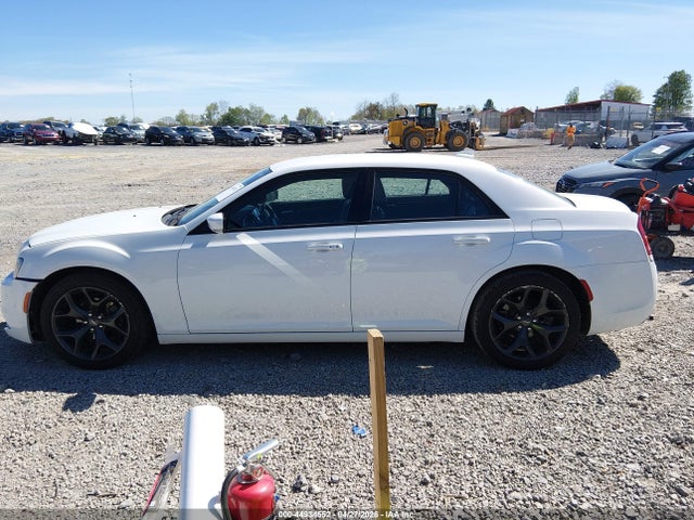 44934552 :رقم المزاد ، 2C3CCABG9MH549738 vin ، 2021 Chrysler 300 300s مزاد بيع