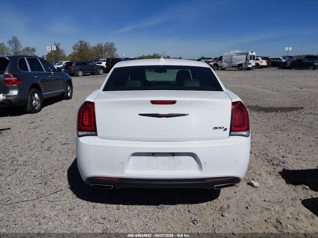 44934552 :رقم المزاد ، 2C3CCABG9MH549738 vin ، 2021 Chrysler 300 300s مزاد بيع