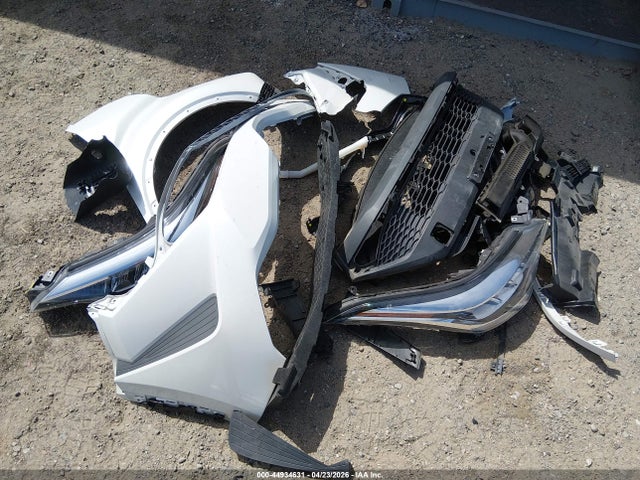 Toyota C-HR LE 2021 JTNKHMBX4M1096357 Image 12