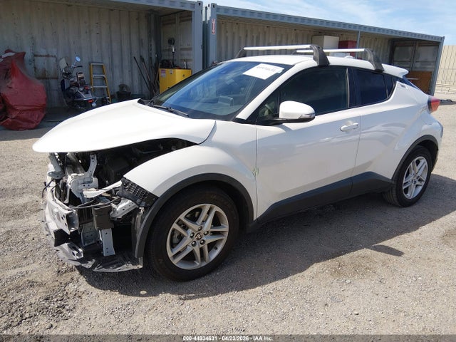 Toyota C-HR LE 2021 JTNKHMBX4M1096357 Image 2
