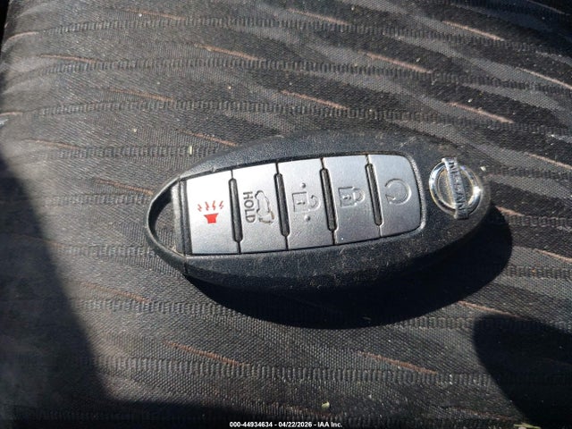 44934634 :رقم المزاد ، KNMAT2MV5JP546198 vin ، 2018 Nissan Rogue Sv مزاد بيع