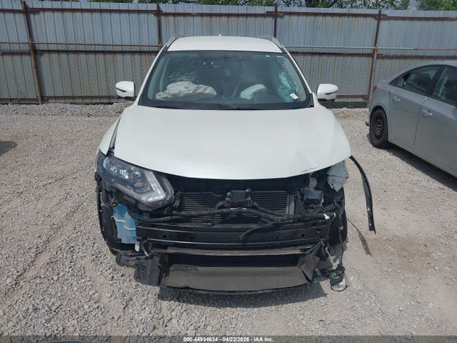 44934634 :رقم المزاد ، KNMAT2MV5JP546198 vin ، 2018 Nissan Rogue Sv مزاد بيع