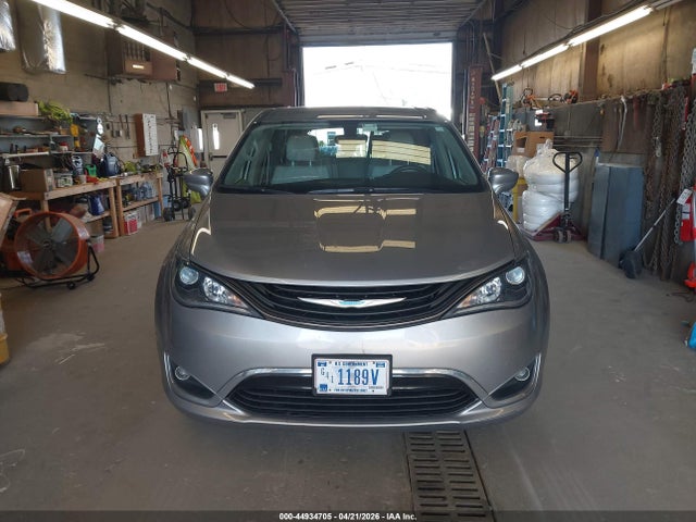 44934705 :رقم المزاد ، 2C4RC1H7XJR311660 vin ، 2018 Chrysler Pacifica Hybrid Touring Plus مزاد بيع