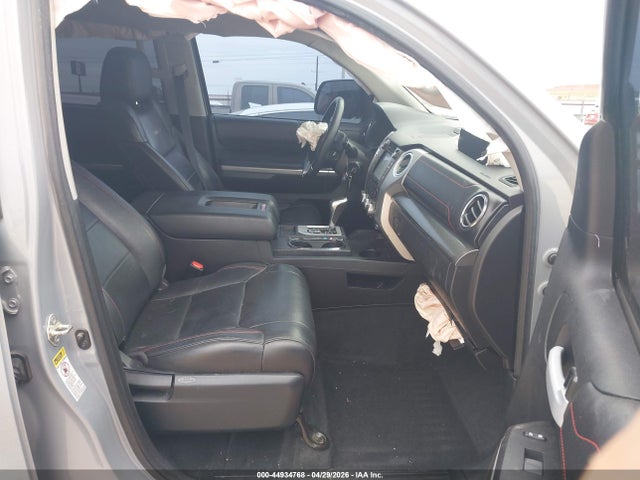 Продаж на аукціоні авто 2017 Toyota Tundra Trd Pro 5.7l V8, vin: 5TFDW5F18HX661582, номер лоту: 44934768