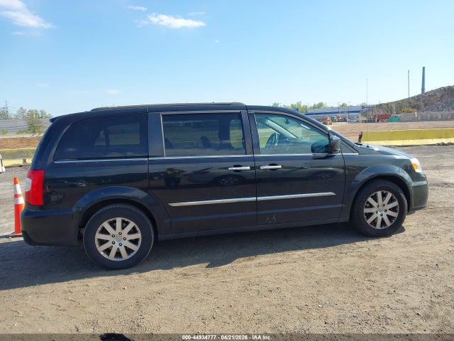 2016 Chrysler Town & Country Touring მანქანა იყიდება აუქციონზე, vin: 2C4RC1BG2GR166017, აუქციონის ნომერი: 44934777