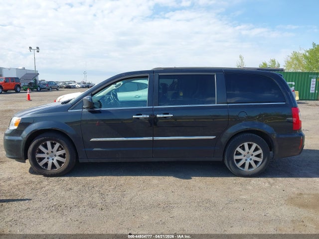 2016 Chrysler Town & Country Touring მანქანა იყიდება აუქციონზე, vin: 2C4RC1BG2GR166017, აუქციონის ნომერი: 44934777