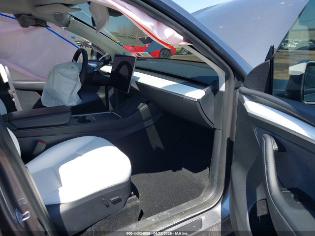 2025 Tesla Model Y Long Range Dual Motor All-wheel Drive მანქანა იყიდება აუქციონზე, vin: 7SAYGDEE1SF297457, აუქციონის ნომერი: 44934809