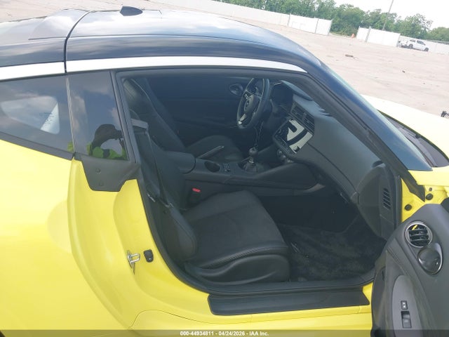 JN1BZ4BH5PM310479 Nissan Z Performance Manual