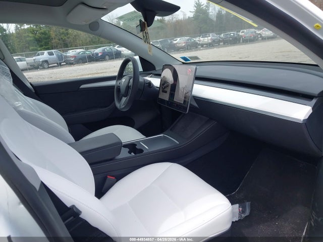 7SAYGAEE5SF254125 Tesla Model Y Long Range Dual Motor All-wheel Drive