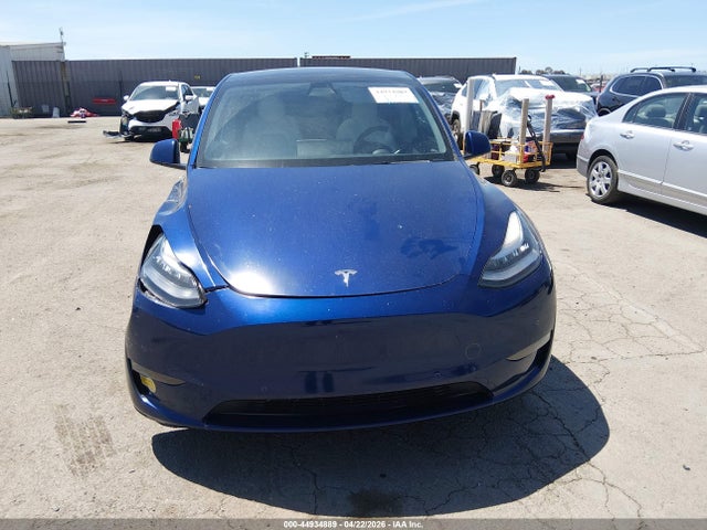Продажа на аукционе авто 2022 Tesla Model Y Long Range Dual Motor All-wheel Drive, vin: 7SAYGAEE8NF399714, номер лота: 44934889
