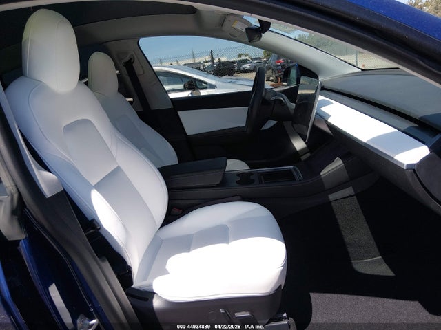 Продажа на аукционе авто 2022 Tesla Model Y Long Range Dual Motor All-wheel Drive, vin: 7SAYGAEE8NF399714, номер лота: 44934889